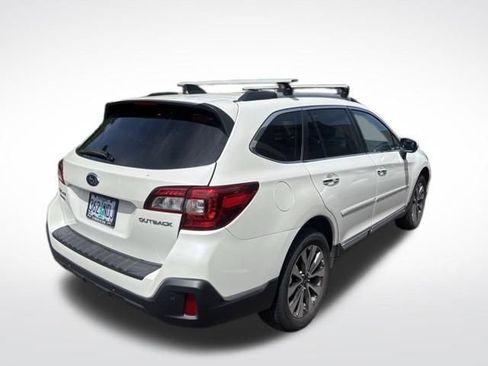 Used 2018 Subaru Outback 2.5i Touring w/ Popular Package #3 AWD/4WD image 9