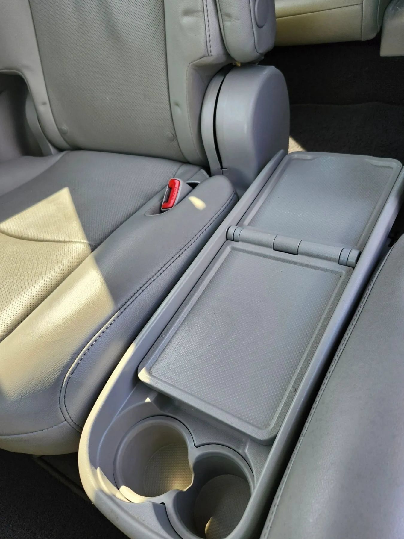 Used 2012 Toyota Highlander Limited w/ Tow Pkg FWD image 16