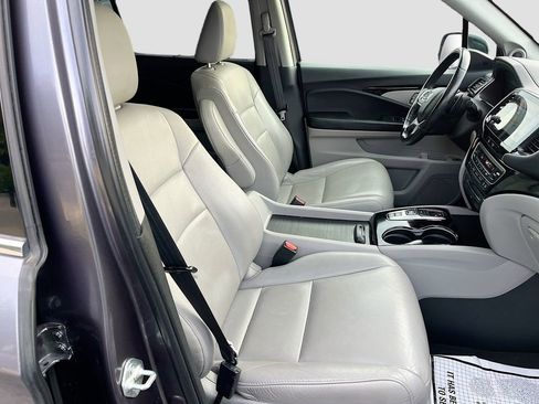 Used 2021 Honda Pilot Touring image 32