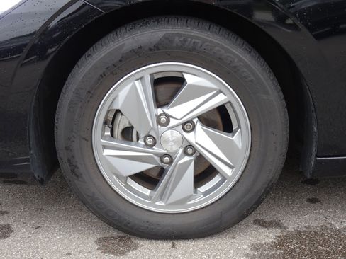 Used 2024 Hyundai Elantra SE FWD image 24