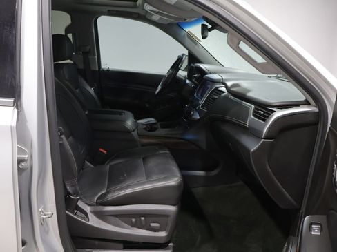 Used 2016 Chevrolet Suburban LT w/ Luxury Package AWD/4WD image 29
