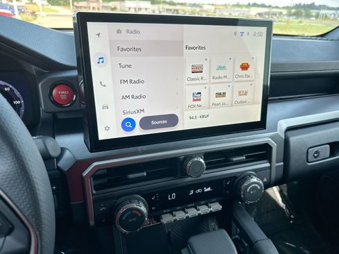 Used 2025 Toyota 4Runner TRD Off-Road Premium image 16