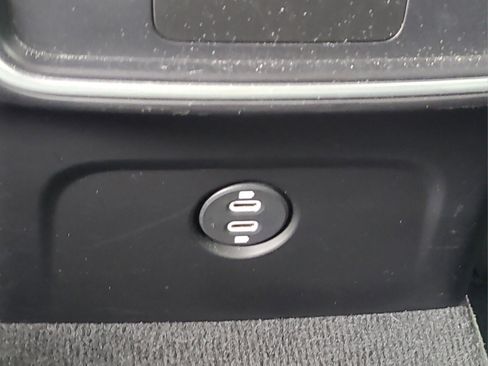 Used 2020 Porsche Macan Base image 13