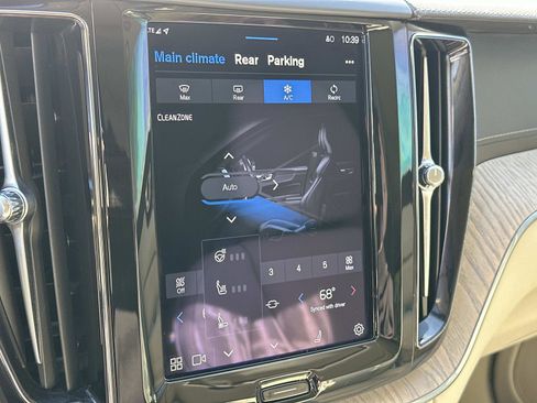 Certified 2023 Volvo XC60 B5 Ultimate image 12