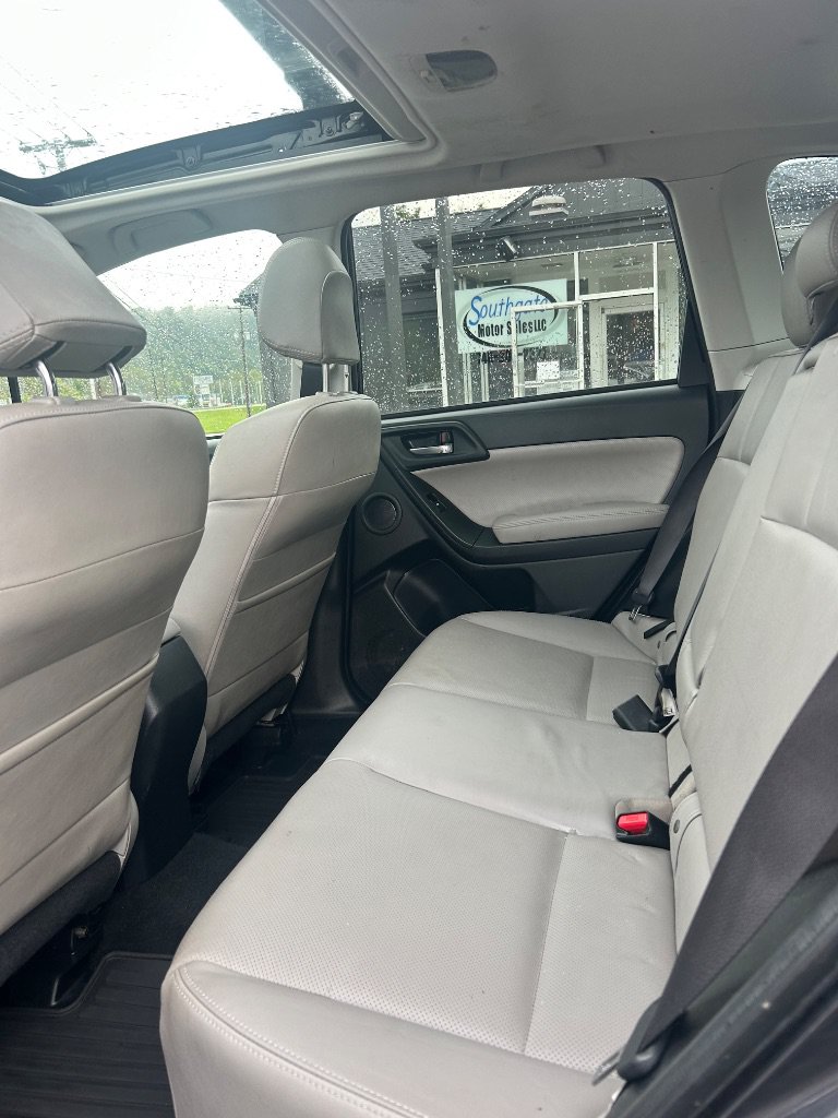 Used 2016 Subaru Forester 2.5i Touring w/ Popular Package #2 AWD/4WD image 7