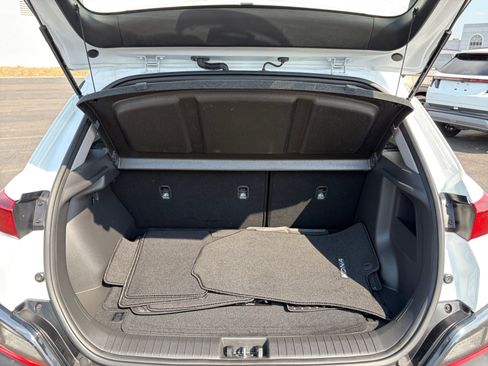 Used 2023 Hyundai Kona SE FWD image 29