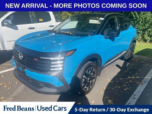 Used 2025 Nissan Kicks SR FWD image 3