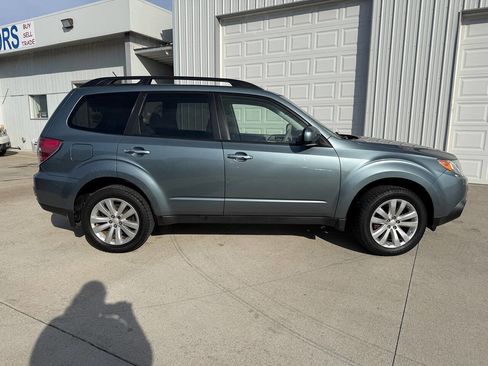 Used 2013 Subaru Forester 2.5X Premium w/ Popular Pkg 3 image 5