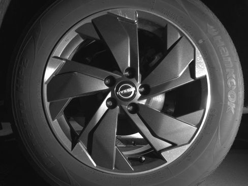 Used 2025 Nissan Rogue SV AWD/4WD image 14