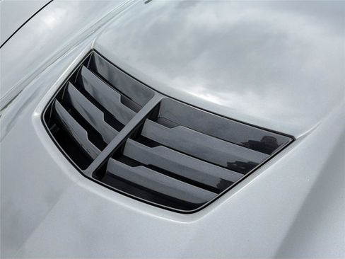 Used 2016 Chevrolet Corvette Z06 w/ 3LZ Preferred Equipment Group RWD image 38