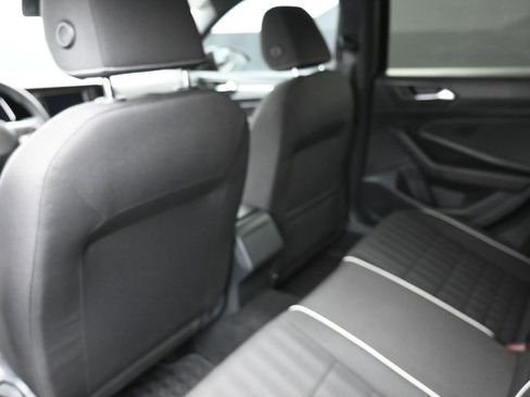 Used 2022 Volkswagen Jetta Sport image 24