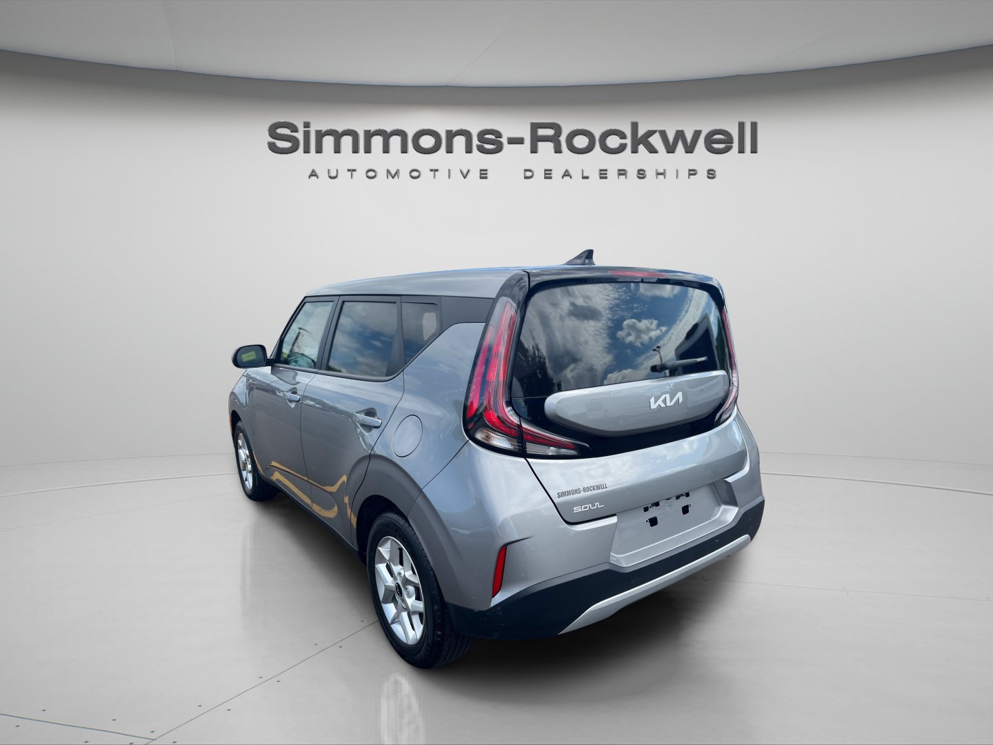 Used 2025 Kia Soul LX w/ LX Technology Package FWD image 4