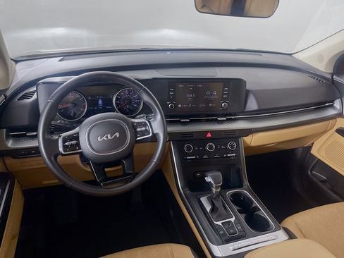Used 2023 Kia Carnival LX image 22