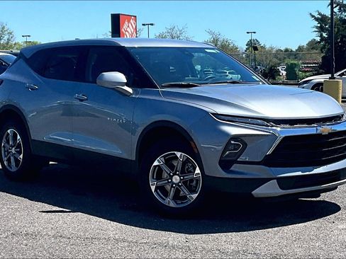 Used 2025 Chevrolet Blazer LT AWD/4WD image 33