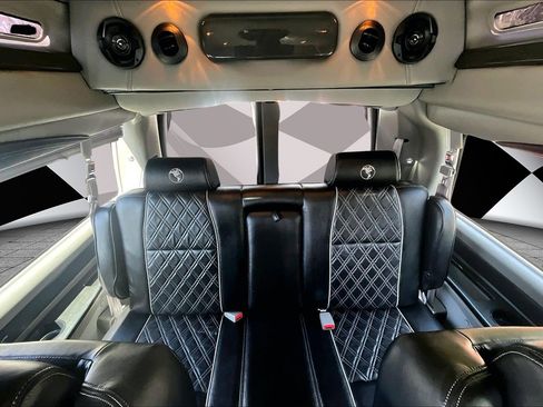 Used 2019 Chevrolet Express 2500 G25 image 25