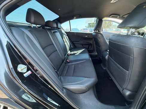 Used 2017 Honda Accord Sport image 29
