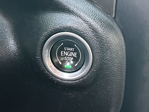 Used 2021 GMC Sierra 1500 AT4 w/ AT4 Value Package AWD/4WD image 17