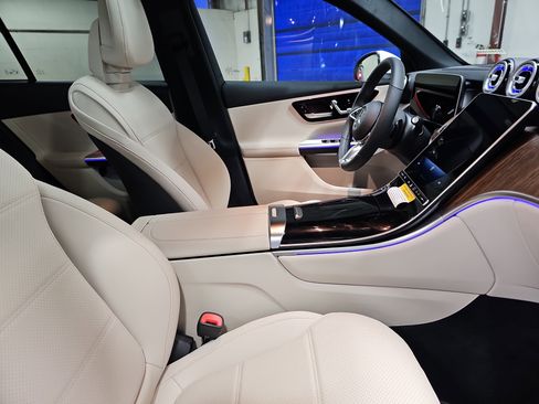 New 2026 Mercedes-Benz GLC 300 image 10
