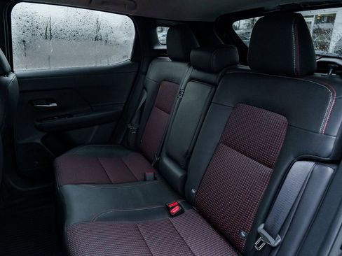 New 2026 Nissan Kicks SR image 21