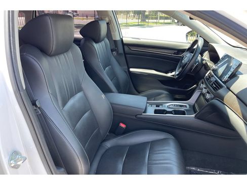 Certified 2022 Honda Accord Touring image 18