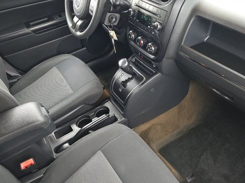 Used 2016 Jeep Patriot Sport w/ Power Value Group FWD image 16