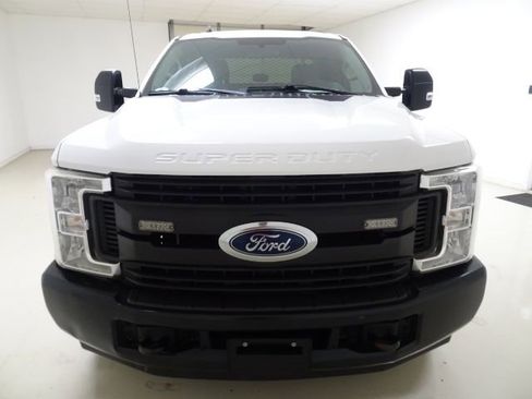 Used 2019 Ford F250 XL w/ Power Equipment Group image 2