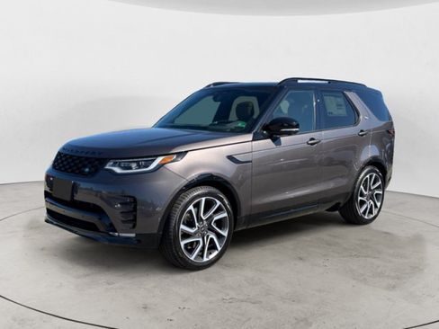 Used 2025 Land Rover Discovery Dynamic SE AWD/4WD image 1