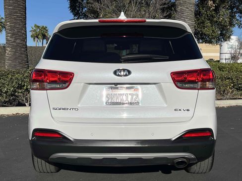Used 2017 Kia Sorento EX w/ EX Advanced Touring Package image 45
