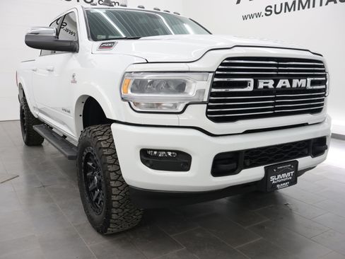 Used 2022 RAM 2500 Laramie AWD/4WD image 2