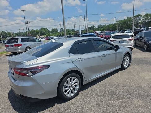 Certified 2022 Toyota Camry LE w/ Convenience Package AWD/4WD image 4