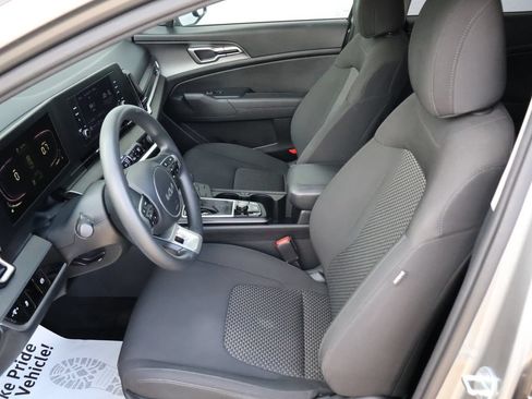 Used 2023 Kia Sportage LX AWD/4WD image 15