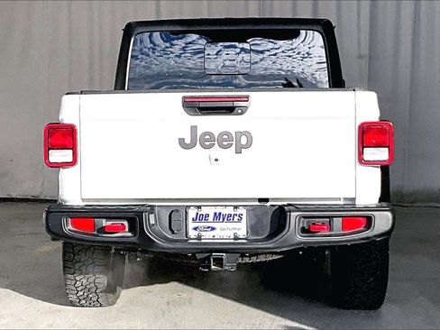 Used 2023 Jeep Gladiator Rubicon w/ Cold Weather Group image 3