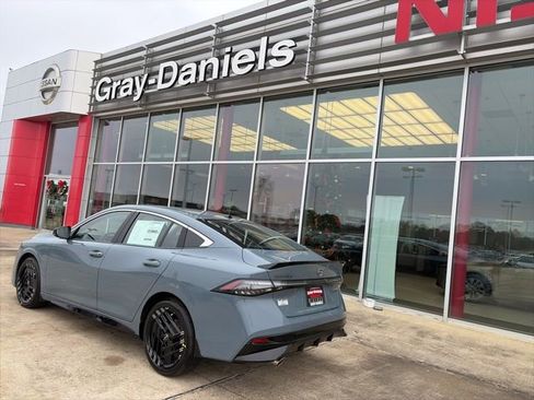 New 2026 Nissan Sentra SR w/ Floor Mat Package FWD image 2