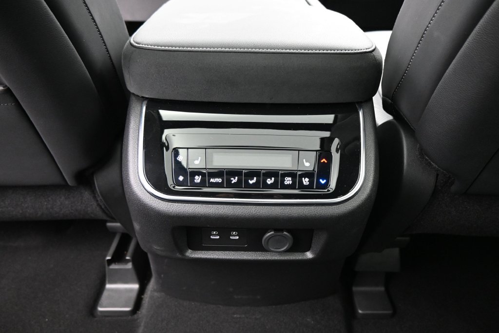 Used 2025 INFINITI QX80 Sensory w/ Exterior Package AWD/4WD image 28
