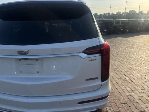 Used 2020 Cadillac XT6 Premium Luxury FWD image 11