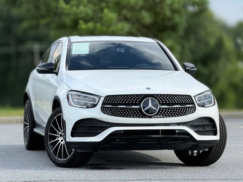 Used 2020 Mercedes-Benz GLC 300 4MATIC Coupe image 4