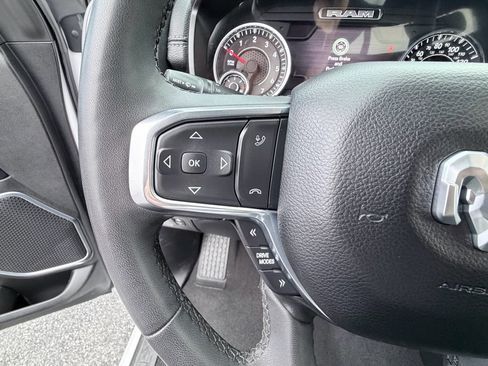 Used 2025 RAM 1500 Laramie AWD/4WD image 15