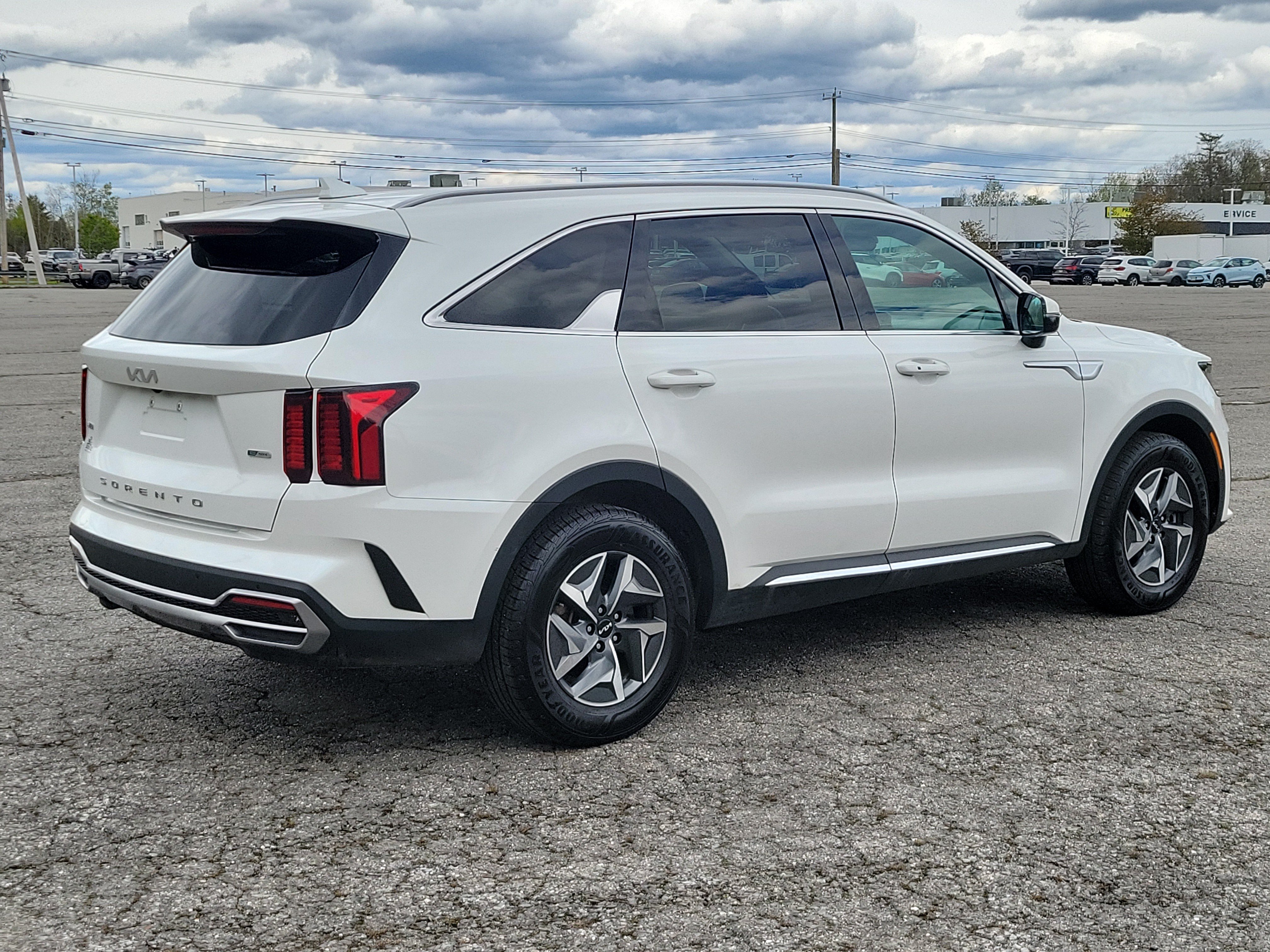 Used 2022 Kia Sorento S AWD/4WD image 5