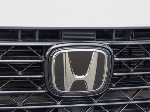 Used 2023 Honda Accord Touring image 4