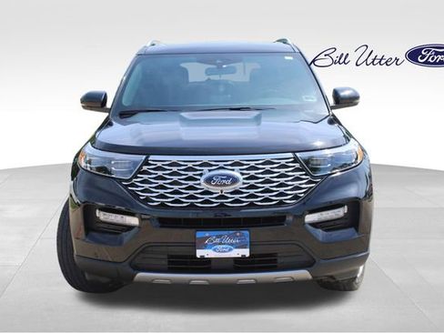 Used 2023 Ford Explorer Platinum w/ Technology Package AWD/4WD image 2