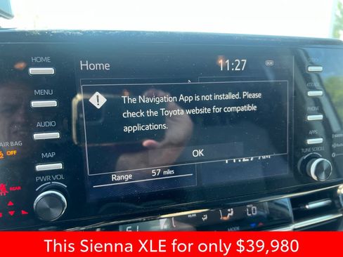 Used 2024 Toyota Sienna XLE FWD image 16