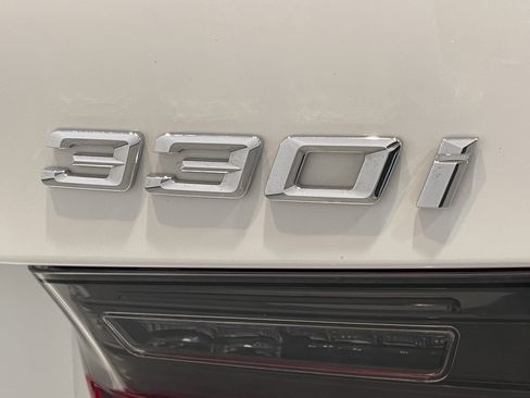 Used 2021 BMW 330i xDrive Sedan w/ Convenience Package image 25