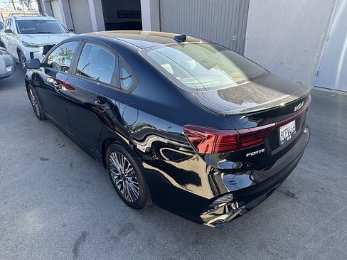 Used 2023 Kia Forte GT-Line w/ GT-Line Premium Package FWD image 3