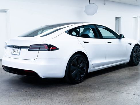 Used 2024 Tesla Model S image 6