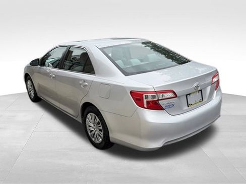 Used 2012 Toyota Camry LE FWD image 27