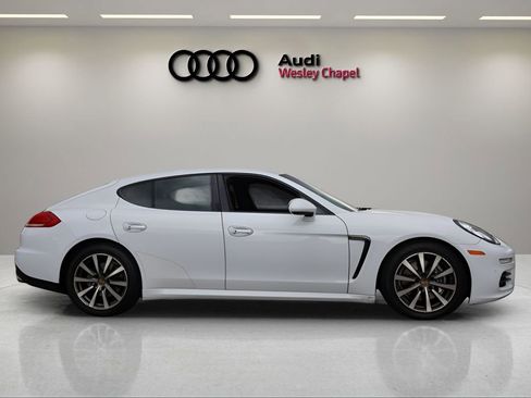 Used 2016 Porsche Panamera 4 image 6
