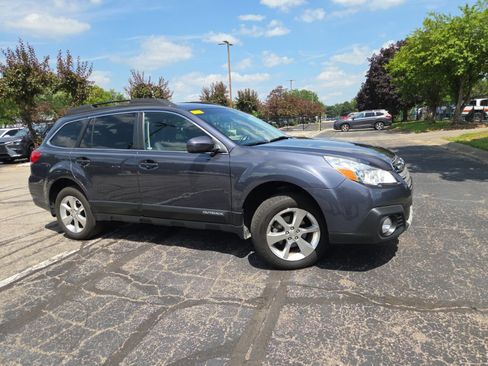 Used 2014 Subaru Outback 2.5i Limited w/ Moonroof Package AWD/4WD image 3