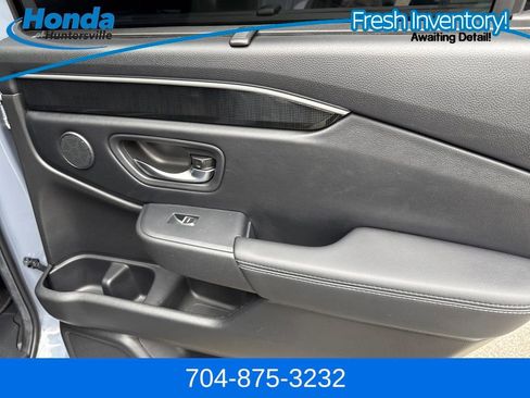Used 2025 Honda Pilot Elite image 14