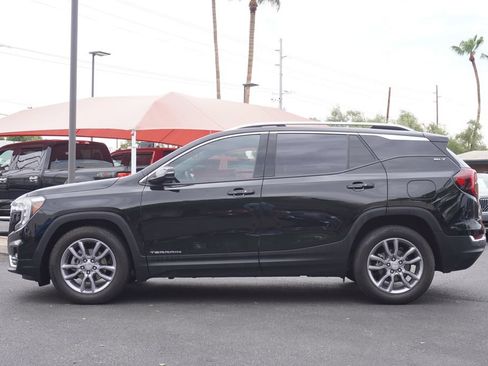 Certified 2022 GMC Terrain SLT FWD image 3