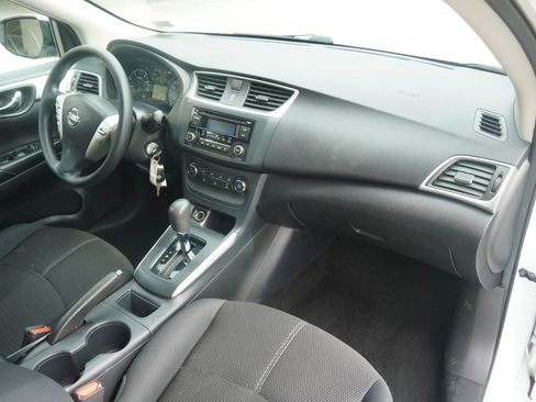 Used 2017 Nissan Sentra S image 33